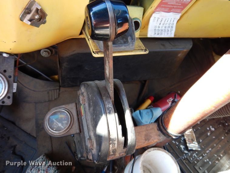 image for item KA9594 1987 GMC Sierra  flatbed truck