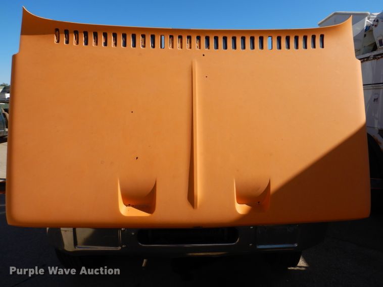 image for item KA9594 1987 GMC Sierra  flatbed truck