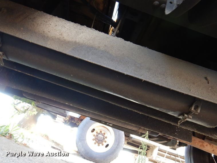 image for item KA9594 1987 GMC Sierra  flatbed truck