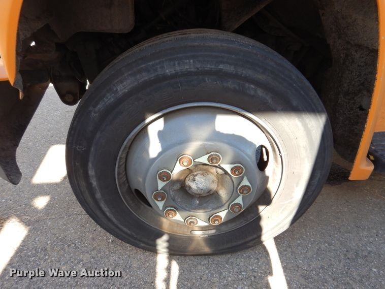 image for item KA9594 1987 GMC Sierra  flatbed truck