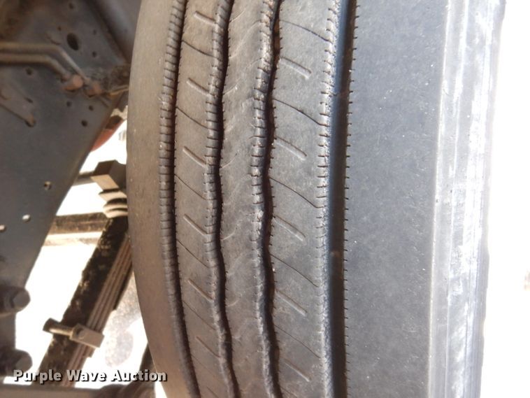 image for item KA9594 1987 GMC Sierra  flatbed truck