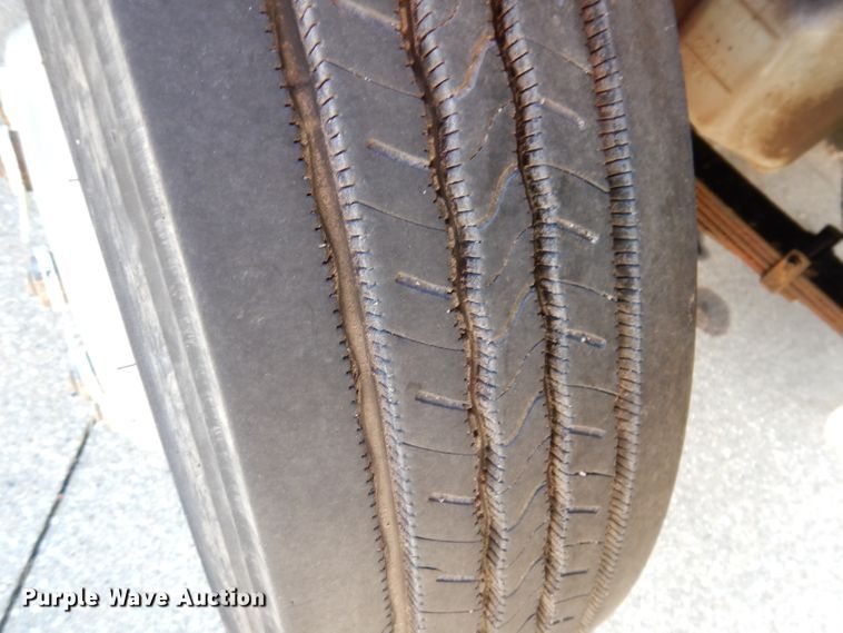 image for item KA9594 1987 GMC Sierra  flatbed truck