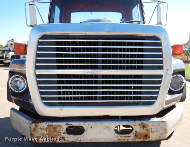 image for item KA9595 1984 Ford LTS9000  truck cab and chassis