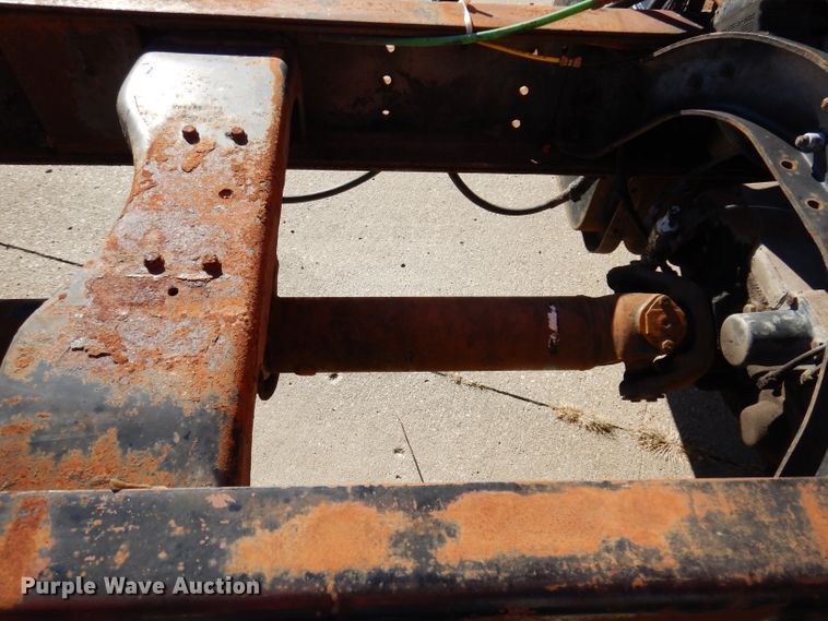 image for item KA9595 1984 Ford LTS9000  truck cab and chassis