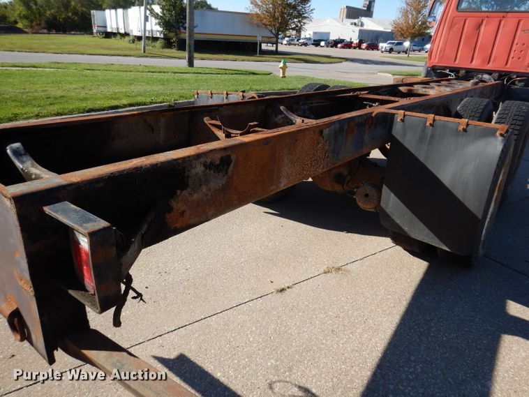 image for item KA9595 1984 Ford LTS9000  truck cab and chassis