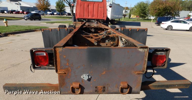 image for item KA9595 1984 Ford LTS9000  truck cab and chassis