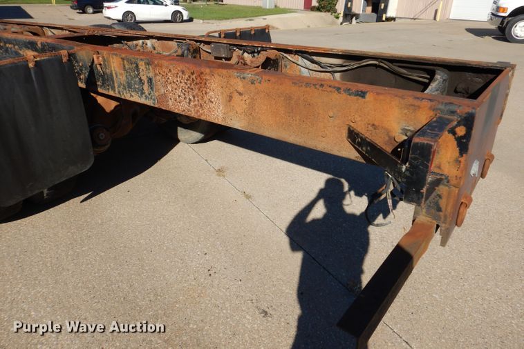 image for item KA9595 1984 Ford LTS9000  truck cab and chassis