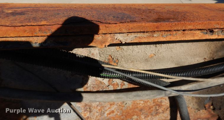 image for item KA9595 1984 Ford LTS9000  truck cab and chassis