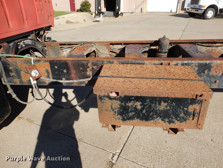 image for item KA9595 1984 Ford LTS9000  truck cab and chassis