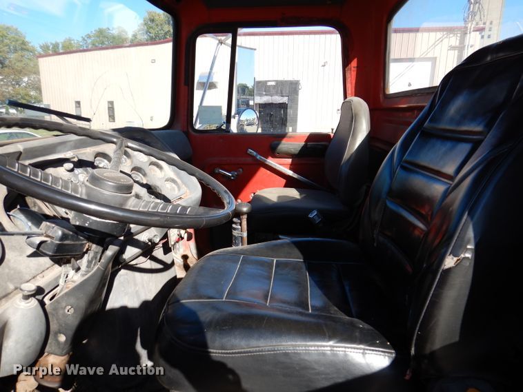 image for item KA9595 1984 Ford LTS9000  truck cab and chassis