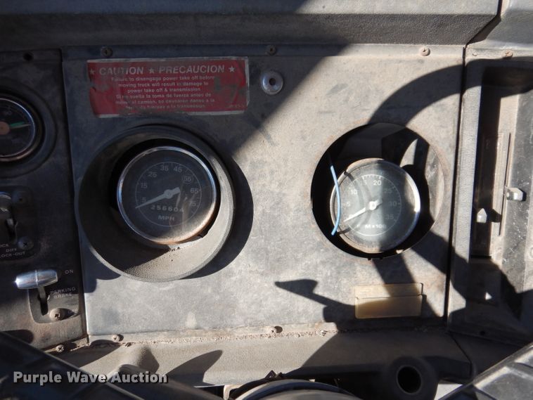 image for item KA9595 1984 Ford LTS9000  truck cab and chassis