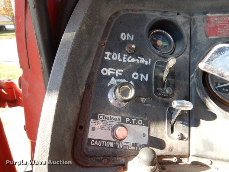 image for item KA9595 1984 Ford LTS9000  truck cab and chassis