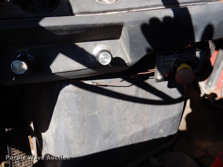 image for item KA9595 1984 Ford LTS9000  truck cab and chassis