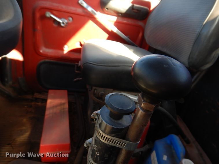 image for item KA9595 1984 Ford LTS9000  truck cab and chassis