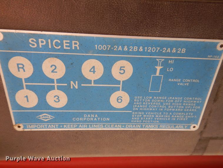 image for item KA9595 1984 Ford LTS9000  truck cab and chassis