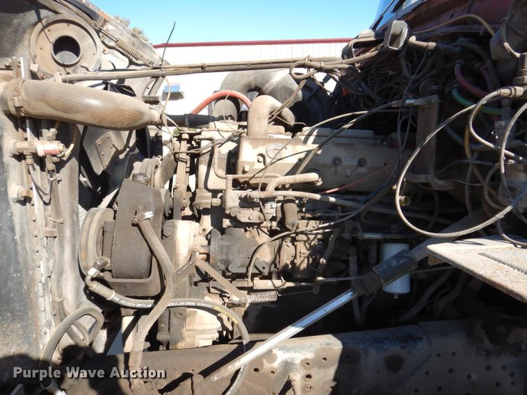 image for item KA9595 1984 Ford LTS9000  truck cab and chassis