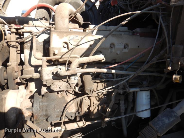 image for item KA9595 1984 Ford LTS9000  truck cab and chassis