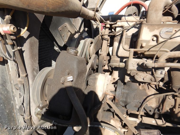 image for item KA9595 1984 Ford LTS9000  truck cab and chassis