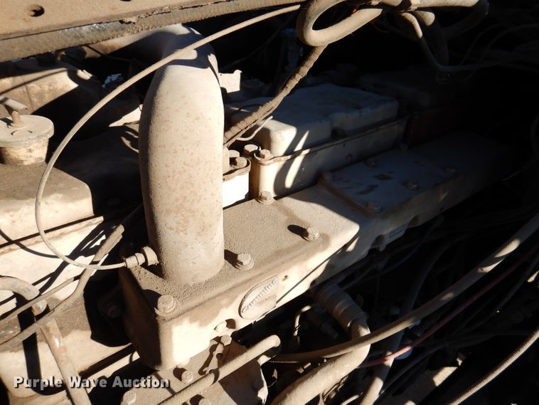 image for item KA9595 1984 Ford LTS9000  truck cab and chassis