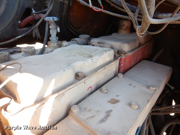 image for item KA9595 1984 Ford LTS9000  truck cab and chassis