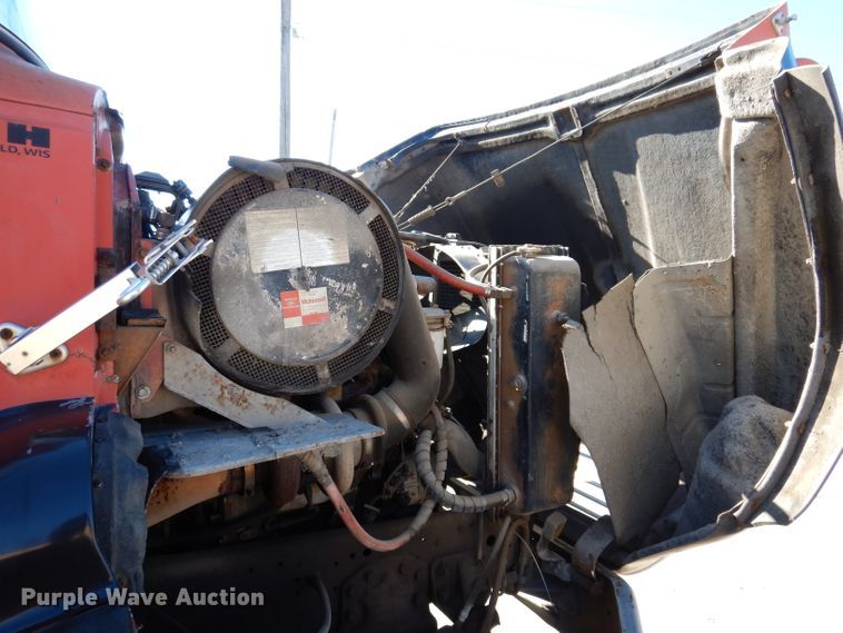 image for item KA9595 1984 Ford LTS9000  truck cab and chassis