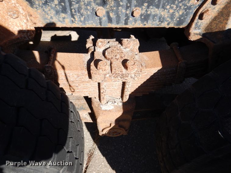 image for item KA9595 1984 Ford LTS9000  truck cab and chassis