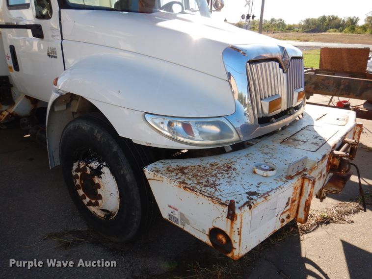 image for item KA9596 2005 International 4300  digger derrick truck