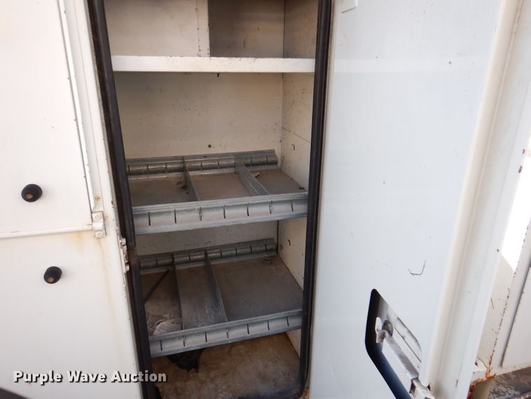 image for item KA9596 2005 International 4300  digger derrick truck