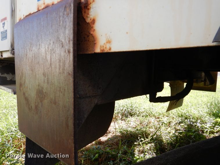 image for item KA9596 2005 International 4300  digger derrick truck