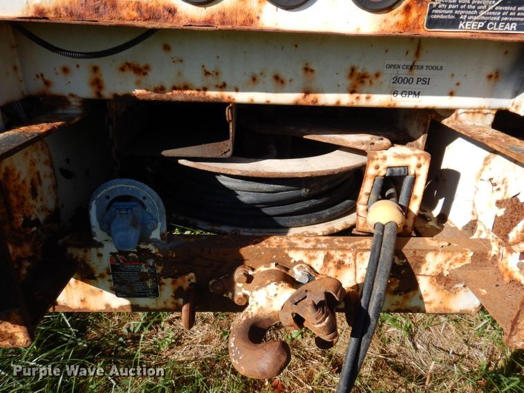 image for item KA9596 2005 International 4300  digger derrick truck