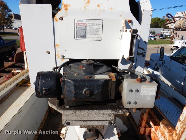 image for item KA9596 2005 International 4300  digger derrick truck