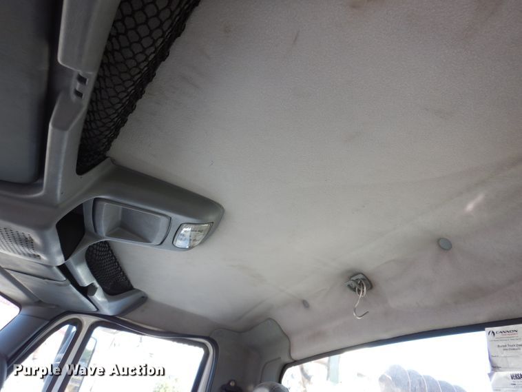 image for item KA9596 2005 International 4300  digger derrick truck