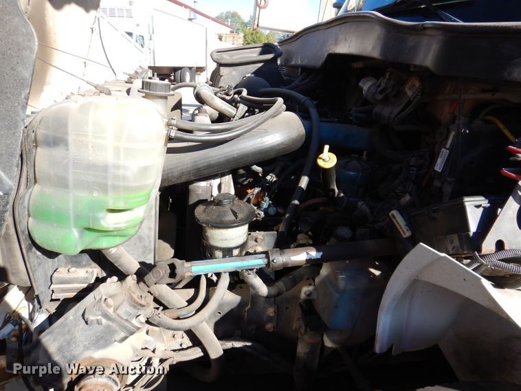 image for item KA9596 2005 International 4300  digger derrick truck