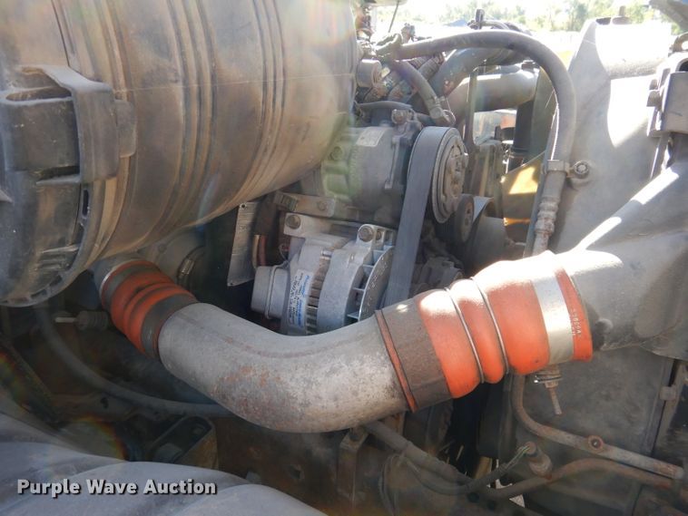 image for item KA9596 2005 International 4300  digger derrick truck