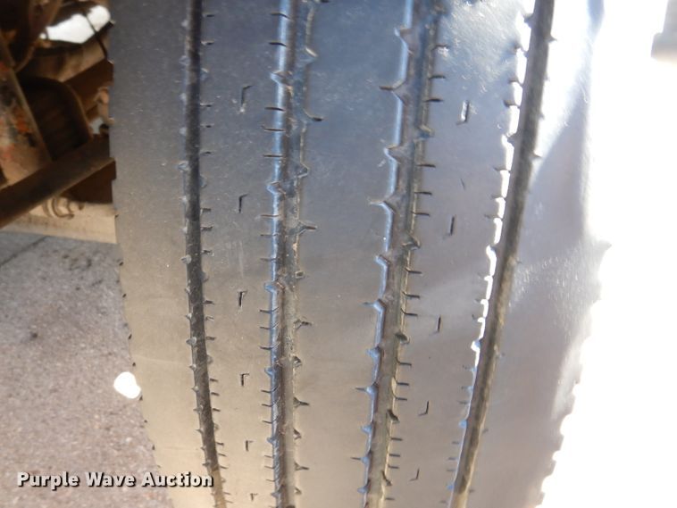 image for item KA9596 2005 International 4300  digger derrick truck