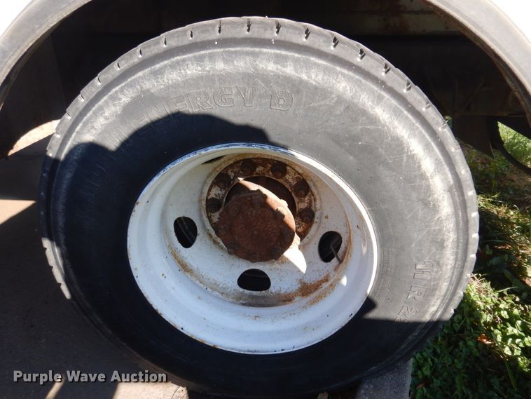 image for item KA9596 2005 International 4300  digger derrick truck