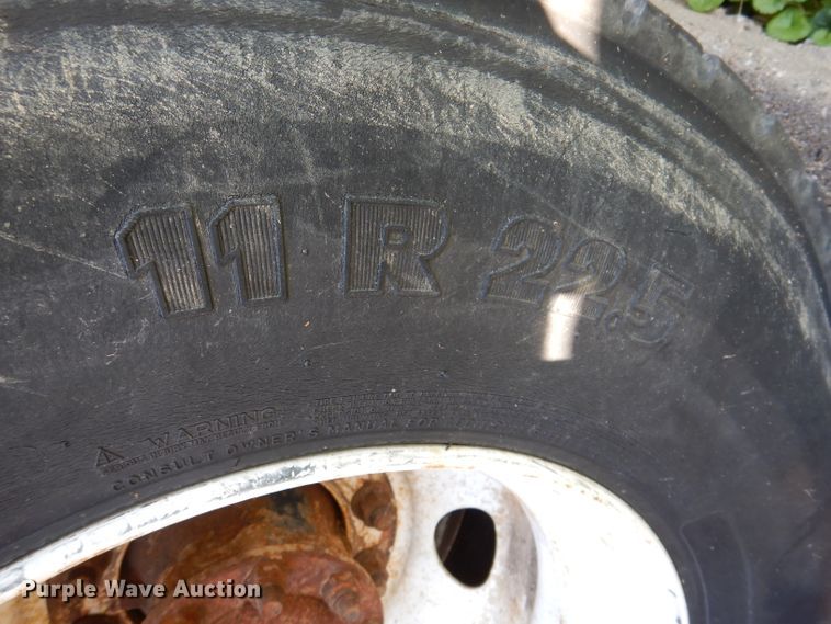 image for item KA9596 2005 International 4300  digger derrick truck