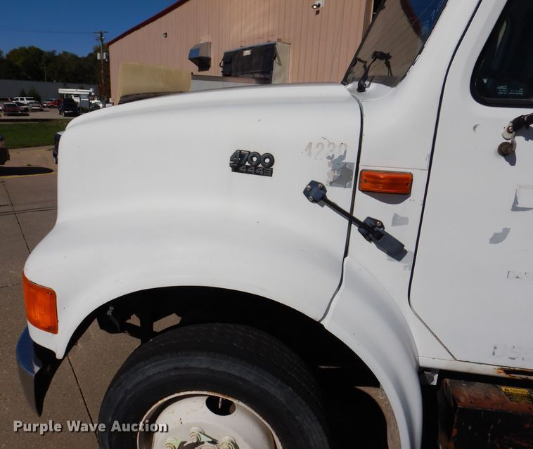 image for item KA9598 1995 International 4700  dump truck