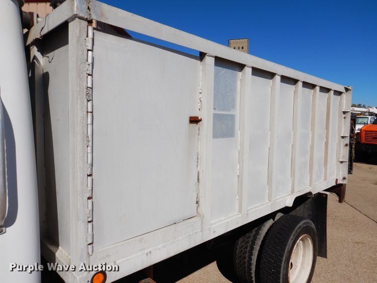 image for item KA9598 1995 International 4700  dump truck