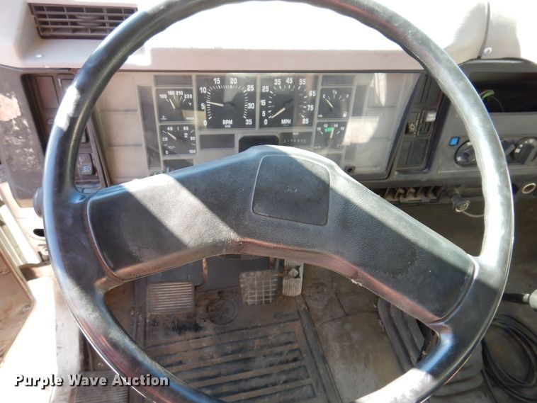 image for item KA9598 1995 International 4700  dump truck