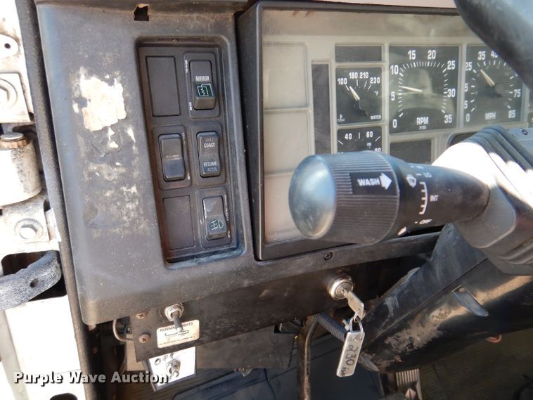 image for item KA9598 1995 International 4700  dump truck