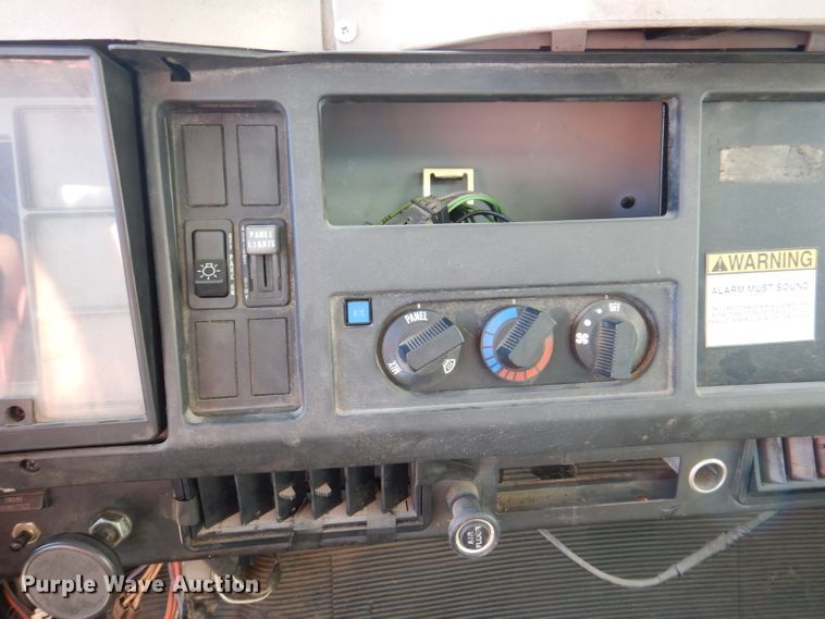 image for item KA9598 1995 International 4700  dump truck