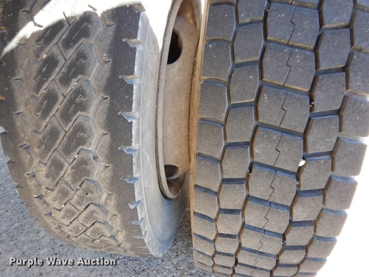 image for item KA9598 1995 International 4700  dump truck