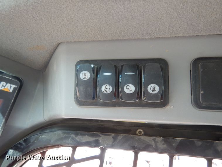 image for item KI9459 2018 Caterpillar 299D2  tracked skid steer loader