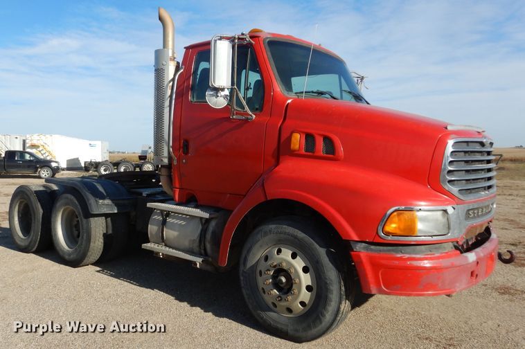 image for item KO9192 2002 Sterling LT9500  semi truck