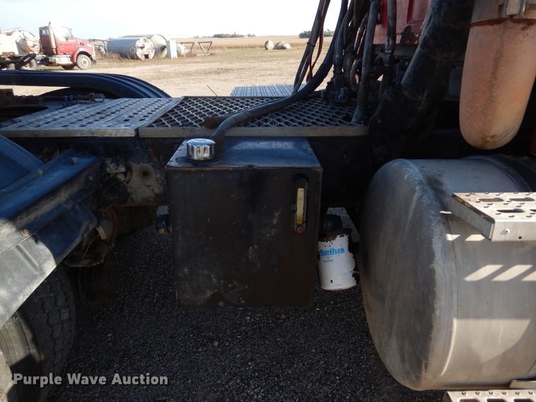 image for item KO9192 2002 Sterling LT9500  semi truck