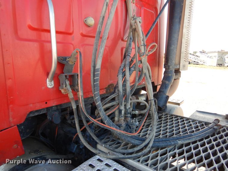 image for item KO9192 2002 Sterling LT9500  semi truck