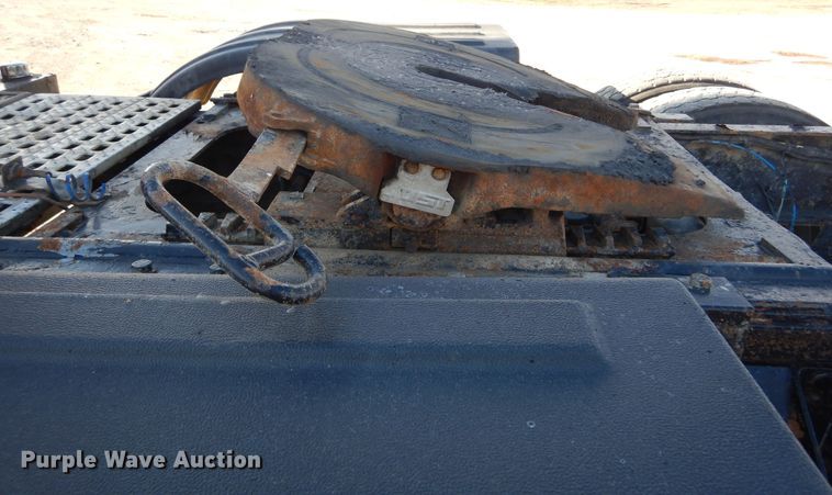 image for item KO9192 2002 Sterling LT9500  semi truck