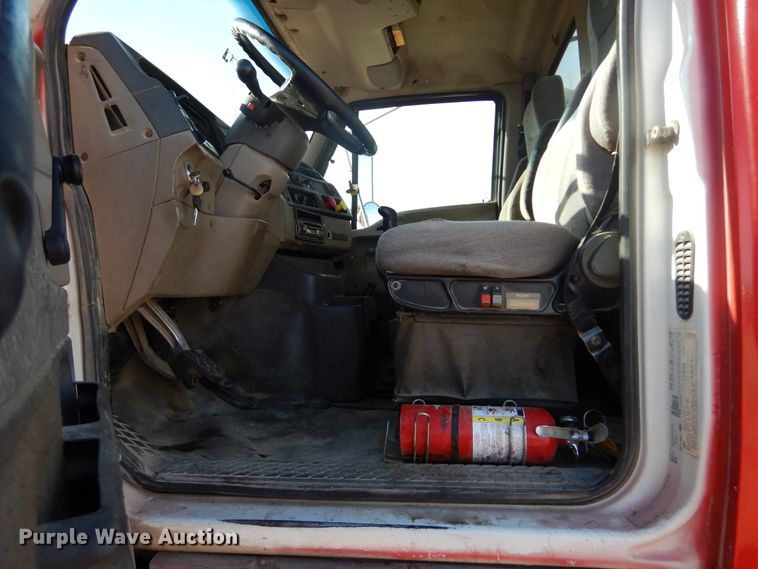 image for item KO9192 2002 Sterling LT9500  semi truck