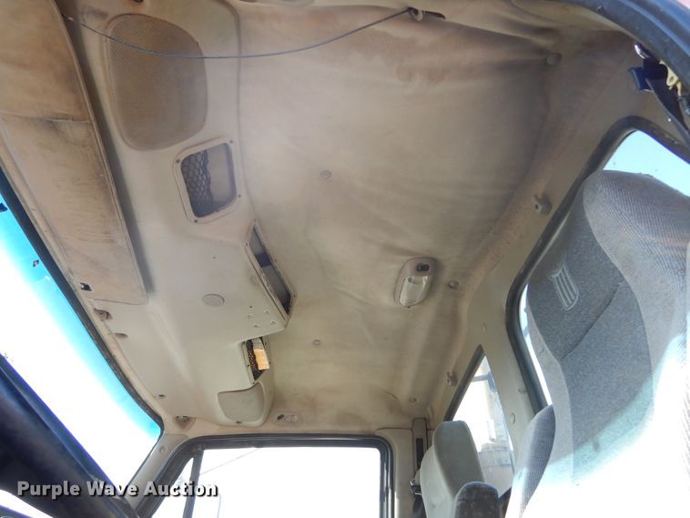 image for item KO9192 2002 Sterling LT9500  semi truck